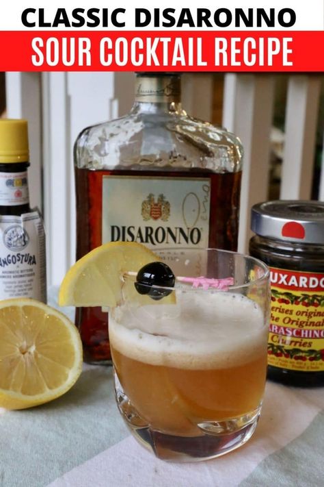 How to make the best Disaronno Sour recipe. Our easy homemade Amaretto cocktail is made with Italy's most famous liqueur. We love serving Disaronno cocktails at summer garden parties and the festive Christmas holidays. Amaretto Sour drinks are prepared with fresh lemon juice, Angostura Bitters, egg white and Maraschino Cherry. It's the perfect alcoholic drink to make for those who love sweet and sour flavour. Our recipe is simple, classic and can be served to a crowd as a punch or in a pitcher. Amaretto Stone Sour Recipe, Disaronno Cocktails, Disaronno Drinks, Amaretto Sour Recipe, Amaretto Sour Cocktail, Cocktail Original, Sour Drink, Amaretto Sour, Sour Foods