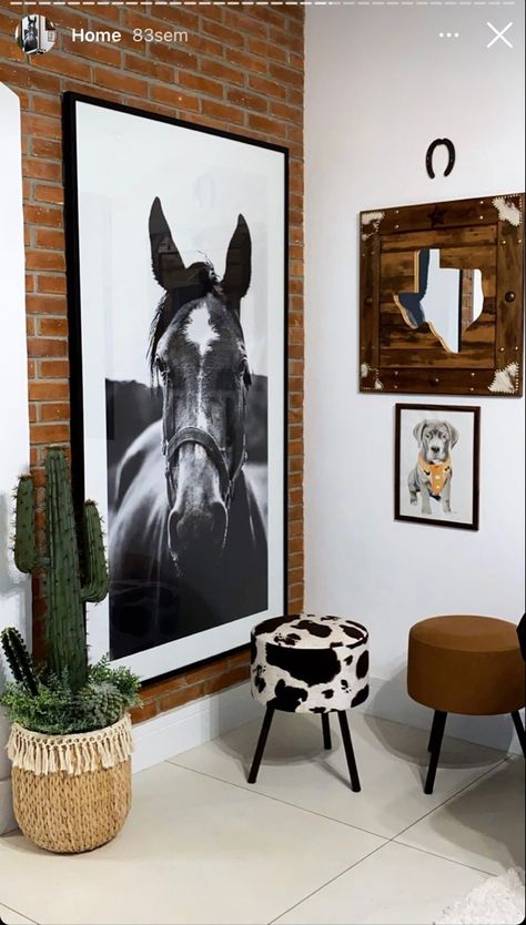 Man Bedroom Ideas, Vintage Western Decor, Cowboy Room, Western Ideas, Cowgirl Room, Modern Apartment Living Room, Horse Bedding, Western Bedroom Decor, Western Rooms