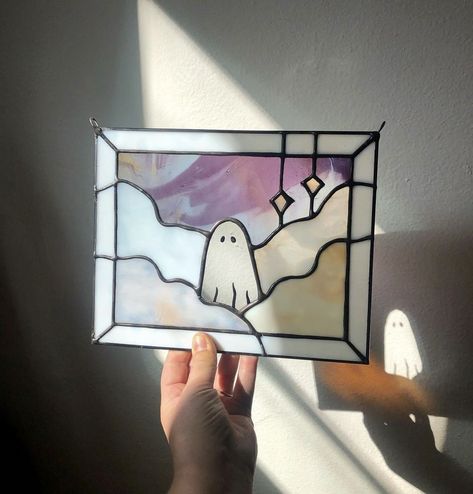 Ghost Stained Glass Art, Anatomical Heart Stained Glass Pattern, Stained Glass Ghost Pattern, Halloween Stained Glass Patterns Free, Small Easy Stained Glass Projects, Stained Glass Umbrella, Stained Glass Patterns Halloween, Cute Stained Glass Patterns, Ghost Stained Glass Patterns