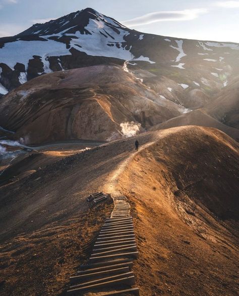 Hiking In Iceland, Iceland Hikes, Iceland Resorts, Iceland Hiking, Iceland Travel Guide, Iceland Landscape, South Iceland, Colorful Mountains, Hiking Routes