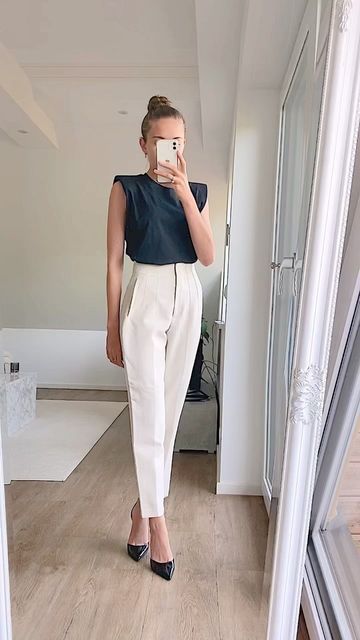 Communion Outfit For Women, Zara Pants Outfit, Smart Casual Work, Summer Office Outfits, A Outfit, Zara Trousers, Professional Work Outfit, Method Man, Work Trousers