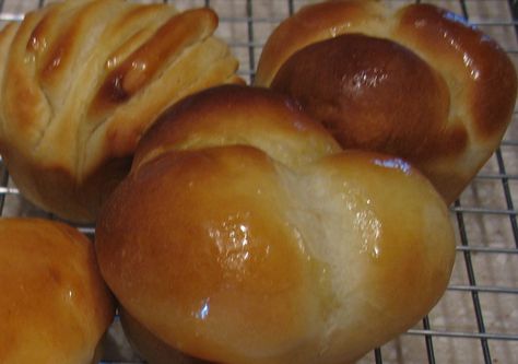 Brown And Serve Rolls, Bread Kitchen, Orange Rolls, Baked Rolls, Dinner Rolls Recipe, How To Make Brown, Savoury Baking, Yeast Bread, Cinnamon Rolls Recipe