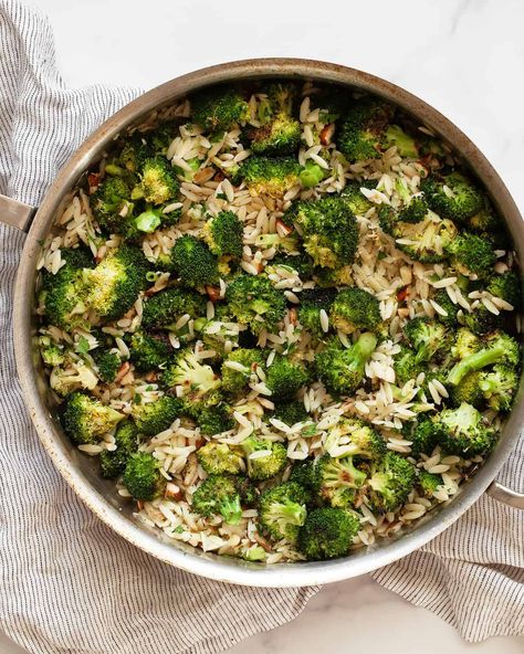 Easy Roasted Broccoli Orzo - Last Ingredient Broccoli Orzo, Lemon Broccoli, Broccoli Crowns, Italian Chopped Salad, Orzo Recipes, Vegetarian Main Dishes, Vegan Sides, Roasted Broccoli, Toasted Walnuts