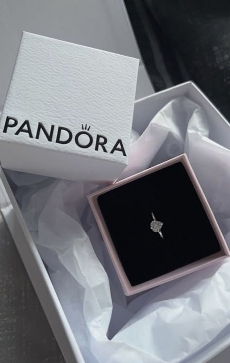 Promise Rings Pandora Simple, Promise Ring Pictures, Pandora Promise Rings, Promise Rings Aesthetic, Boyfriend Promise Ring, Pandora Rings Heart, Promise Rings Pandora, Cute Promise Rings, Aesthetic Rings