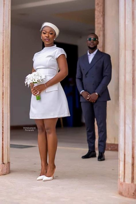 Marriage Civil Dress, Civil Wedding Couple Outfit, Civil Court Wedding Dress, Civil Wedding Dress Courts Short, Civil Marriage Photography, Civil Wedding Poses, Court Wedding Guest Outfit, Court Wedding Dress Civil African, Courthouse Wedding Dresses