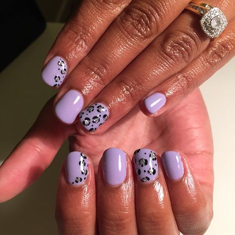 Leopard print detail nails Instagram @calgel_kelly Lilac Leopard Print Nails, Purple Nails With Leopard Print, Purple Gel Manicure Ideas, Lavender Leopard Nails, Purple Leopard Print Nails, Purple Leopard Nails, Detail Nails, Pedi Designs, Animal Print Nails Art