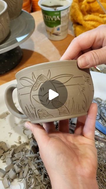 Soup Mug Pottery, Carving On Pottery, Pottery Soup Bowls, Carved Mugs Pottery, Carved Pottery Mugs, Carved Pottery Ideas, Pottery Mugs Ideas, Pottery Carving Ideas, Cow Pottery