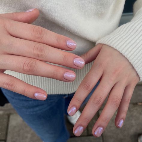 Pearly Nails Short, Super Short Chrome Nails, Short Holo Nails, Pearly Nails Pink, Pink Chrome Short Nails, Short Pink Chrome Nails, Crome Pink Nails, Short Nails Chrome, Chrome Nude Nails