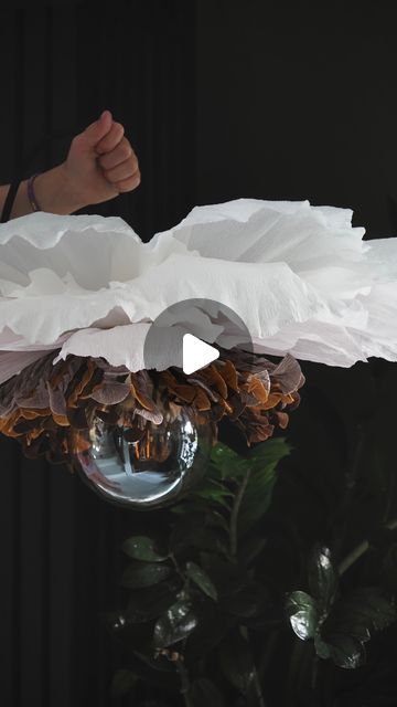 Paper Mache Chandelier Diy, Paper Lampshade Diy How To Make, Paper Flower Lampshade, Crepe Paper Flower Lamp, Floral Lamp Shade, Diy Paper Flower Lamp Shade, Diy Flower Light Fixture, Crepe Paper Lamp, Paper Flower Lamp Diy