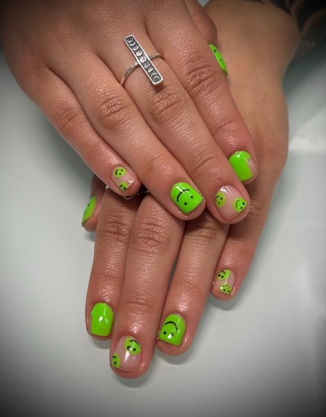 Neon green nails, nail art, short mani Lime Nails Ideas, Neon Green And White Nails, Short Neon Green Nails, Short Gel Mani, Neon Green Nail Art, Male Manicure, Green Nails Short, Smiley Face Nails, Men Hands