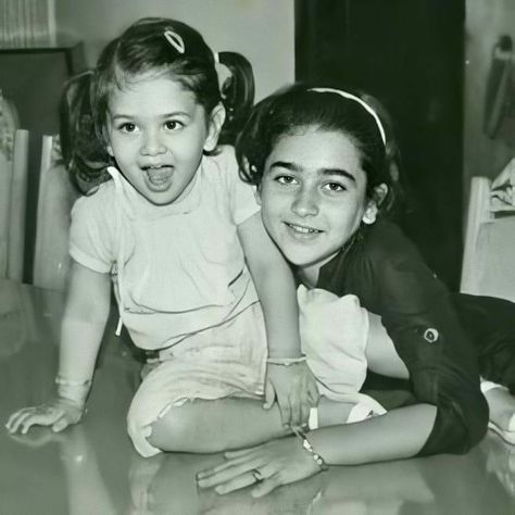 Memories Kareena And Karishma Kapoor, Cute Childhood, Kapoor Sisters, Karishma Kapoor, Childhood Pictures, Throwback Pictures, Karisma Kapoor, Kareena Kapoor Khan, Wallpaper Photos