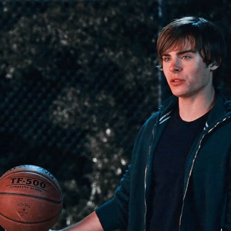 Troy Bolton Aesthetic, Hairspray Movie, Highschool Musical, 17 Again, High School Music, Troy Bolton, The Greatest Showman, Disney Live Action, Disney Stars