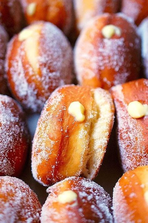 Portuguese Malasadas Recipe, Malasadas Recipe Portuguese, Malasadas Recipe Hawaii, Hawaiian Treats, Malasadas Recipe, Hawaiian Dessert Recipes, Cream Filled Donuts, Hawaiian Desserts, Dessert Squares