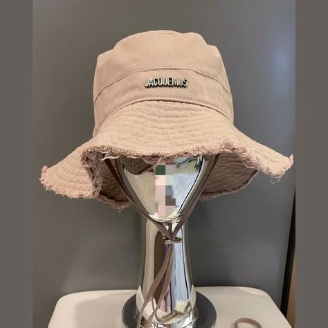 Jacquemus Bucket Hat Khaki Jacquemus Accessories, Jacquemus Bucket Hat, Hype Wallpaper, Ootd Women, Bucket Hat, Belts, Casual Outfits, Sunglasses, Brand New