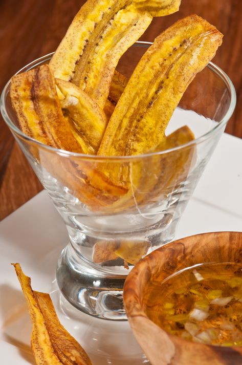 Plantain Chips, Cuban Classic Mariquitas Cuban Tostones, Cuban Appetizers, Plantain Chips Recipe, Baked Plantain Chips, Holidays 2023, Latin American Food, Cuban Food, Importance Of Food, Plantain Chips