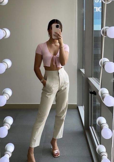 Prue Halliwell, Casual Indian Fashion, White Beige, Outfits Aesthetic, Moda Fashion, Autumn Winter Fashion, Fashion Inspo Outfits, Indian Fashion, Work Outfit