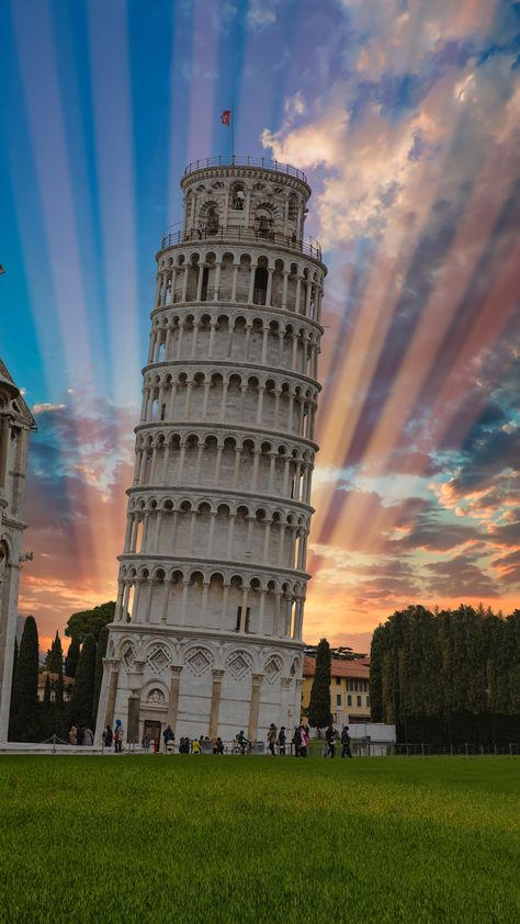 Leaning tower of Pisa at sunset - Pisa, Italy Italy Photography Aesthetic, Summer Prints Wallpaper, Hotel Des Invalides, Italy Nature, Pisa Tower, Eiffel Tower Photography, Pisa Italy, Tower Of Pisa, Places In Italy