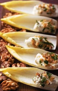 Boursin in Endive Spears – Discover Endive: a blog featuring California Endive recipes, tips, insights and more. Join Endive Guy for fun food conversation! Stuffed Endive, Herbed Goat Cheese Recipe, Christmas Vegetarian, Endive Appetizers, Spicy Pecans, Herbed Goat Cheese, Endive Recipes, French Dinner, Thanksgiving Brunch