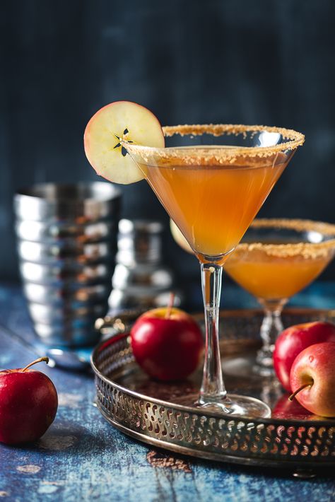 Fruit Beverages, Apple Pie Cocktail, Brown Sugar Simple Syrup, Apple Cocktail, Delicious Drink Recipes, Winter Cocktails, Drinks Alcohol, Festive Drinks, Cocktail Drinks Recipes