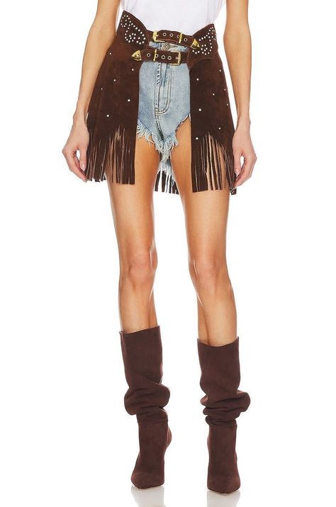 Long Festival Hair, Chaps Jeans, Rhinestone Cowboy, Cowboy Girl, Looks Country, Bespoke Fashion, Cowboy Outfits, City Outfits, Country Concerts