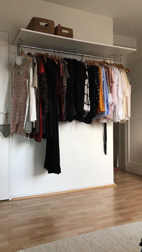 Bilik Idaman, No Closet Solutions, Sophisticated Home, Open Closet, Hiasan Bilik, غرفة ملابس, Room Closet, Diy Closet, Bedroom Wardrobe