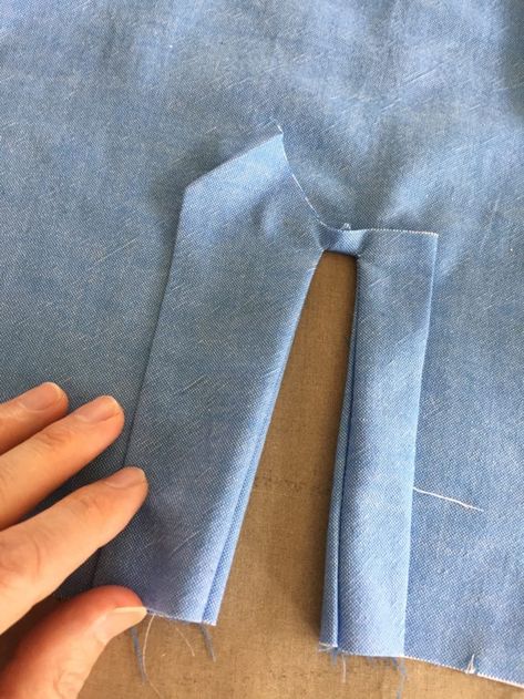 How to Sew Professional Sleeve Plackets Projek Menjahit, Sleeve Placket, Sew Ins, Beginner Sewing Projects Easy, Techniques Couture, Leftover Fabric, Sewing Skills, Sewing Projects For Beginners, Love Sewing