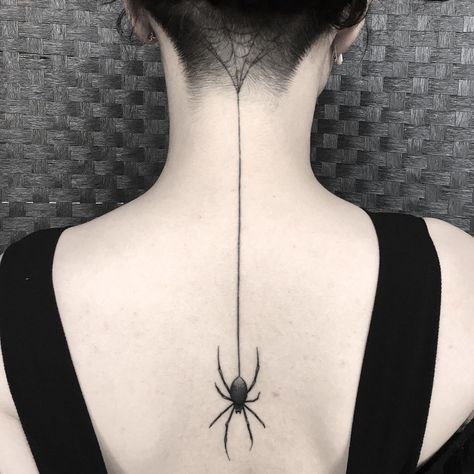 Tattoo Spider, Black Widow Tattoo, Spider Tattoos, Tattoo Sonne, Spinal Tattoo, Small Wave Tattoo, Tattoo Son, Best Neck Tattoos, Spiderman Tattoo