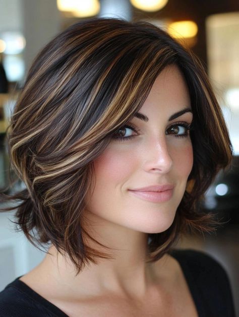 Brunette Bob With Highlights, Bob Haircuts With Highlights, Haircuts With Highlights, Bob With Layers, Pinterest Haircuts, Highlighting Techniques, Bob With Highlights, Brown Bob, Haircut For Square Face