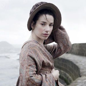 Sally Hawkins as Anne Elliot in "Persuasion" Tracy Chevalier, Anne Elliot, Sally Hawkins, Jane Austen Movies, Jane Austen Inspired, Persuasion Jane Austen, Bronte Sisters, Jane Austen Novels, Becoming Jane