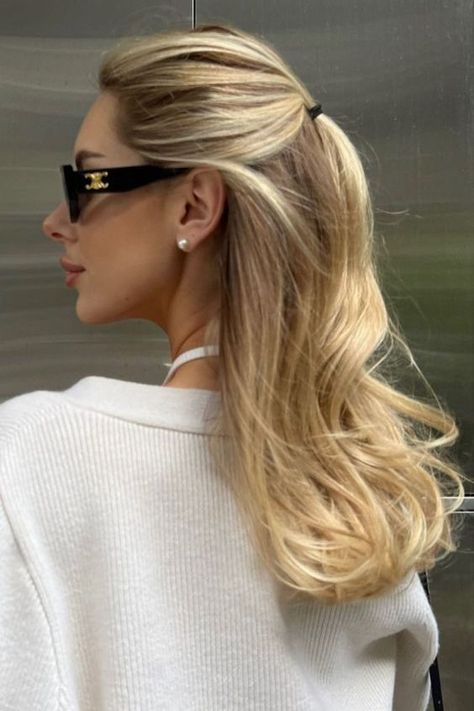 2024 Fall Hair Trends: The must-try looks for an Effortlessly chic season, fall hair trends, old money hairstyles, fall hair ideas, bob hair, textured bob, asymmetrical bob, copper hair, chocolate brown hair, honey blonde hair Money Blonde, Luxury Blonde, Rich Girl Hair, Old Money Hairstyles, Classic Essence, Half Updo Hairstyles, Elegant Ponytail, Lake Style, New Hair Trends