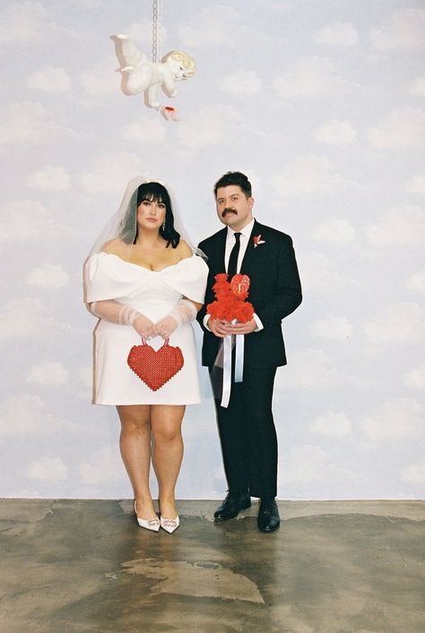 Cherry Photo, Vegas Themed Wedding, Sure Thing Chapel, Short Bridal Gown, Las Vegas Wedding Photos, Curvy Wedding, Plus Size Brides, Sure Thing, Vegas Elopement