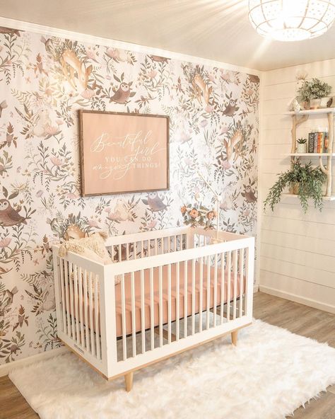 15 Enchantingly Sweet Woodland Nursery Wallpapers - Teepee Joy Blog Storybook Forest, Girl Nursery Wallpaper, Girl Nursery Themes, Cozy Nursery, Nursery Closet, Nursery Room Design, Girl Nursery Room, Baby Room Inspiration