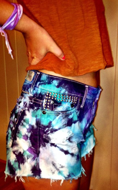 Dyed and Studded Jean Shorts by BitzNPeacez on Etsy, $33.00 Diy Tie Dye Shorts, Tye Dye Denim, Tie Dye Jean Shorts, Diy Jean Shorts, Diy Tie Dye, Galaxy Shoes, Dye Denim, Tokyo Street Fashion, Studded Shorts