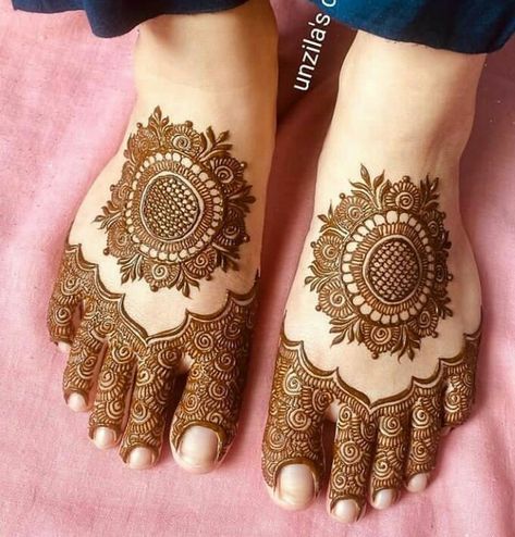 Sweet Person, Foot Henna, Mehndi Designs Bridal Hands, Legs Mehndi Design, Mehndi Designs For Kids, Simple Mehndi Designs Fingers, Very Simple Mehndi Designs, Full Mehndi Designs, Henna Tattoo Designs Simple