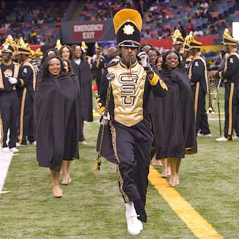 Black College Drumline Battles | Bayou classic I battle of the bands 1 Bayou Classic, Battle Of The Bands, Solange Knowles, Black American, Marching Band, Louisiana, Vision Board, Academic Dress, Band