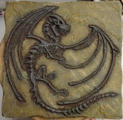 Recycle Reuse Renew Mother Earth Projects: How to make your own Dragon Fossils Dragon Fossil, Steampunk Sewing, Small Bones, Earth Projects, Dragon Bones, Dragons Crown, Cow Bones, Fairy Dragon, Make A Game