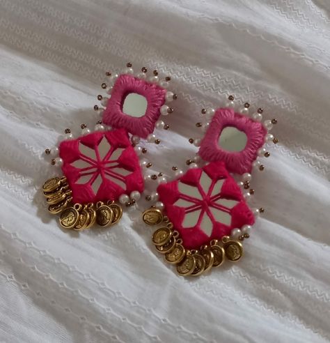 Navratri Accessories, Mirror Jewellery, Diy Earrings Materials, Diy Crafts Earrings, Mirror Earrings, Making Jewelry For Beginners, Diy Earrings Easy, Earrings Diy Handmade, Diy Fabric Jewellery