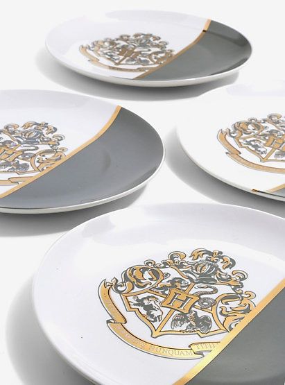 Harry Potter Hogwarts Large Plate SetHarry Potter Hogwarts Large Plate Set, Hogwarts Decorations, Harry Potter Plates, Harry Potter Table, Medieval Interior, Silhouette Line Art, Hogwarts Decor, Great Meals, Harry Potter Merch, Ceramic Cafe