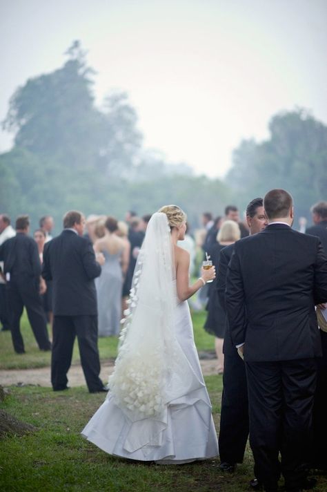 Did you know you can bustle a wedding veil? This technique is perfect if you want to wear your long veil after the ceremony and during your bridal dance. Bridal Dance, Wedding Veil Vintage, Chapel Length Veil, Long Veil Wedding, Wedding Dress Bustle, Wedding Gown Styles, Royal Wedding Dress, Long Veil, Evening Wedding