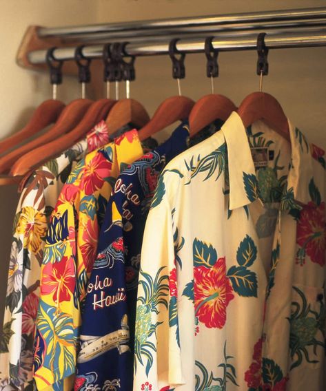 Hawaiian Clothing, Richie Tozier, Vintage Fan, Style Indie, Hawaiian Outfit, Inside Jokes, Minimal Chic, Aloha Shirt, Hawaii Shirt