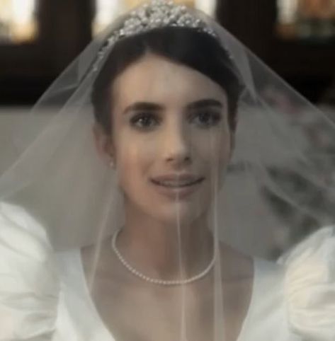 Ahs 1984 Brooke, Emma Roberts Ahs, Ootd 90s, Ahs 1984, Wedding Dress Veil, Pale Aesthetic, Goth Rock, Edgy Aesthetic, Indie Girl