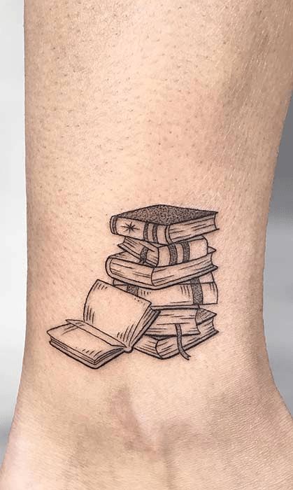 210 Book Tattoo Designs For Literature Lovers (2023) - TattoosBoyGirl Awesome Tattoo Ideas, Book Lover Tattoo, Tattoos Masculinas, Bookish Tattoos, Literary Tattoos, Awesome Tattoo, Shape Tattoo, Muster Tattoos, Meaningful Tattoos For Women