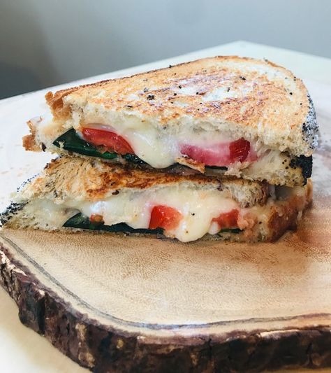 Tomato Basil Mozzarella Grilled Cheese Avacodo Mozzarella Tomato Grilled Cheese, Basil Grilled Cheese, Mozzarella Grilled Cheese, Gluten Free Dairy Free Dinner, Tomato Sandwiches, Tomato Mozzarella Basil, Basil Mozzarella, Mozzarella Tomato, Caprese Salad Recipe