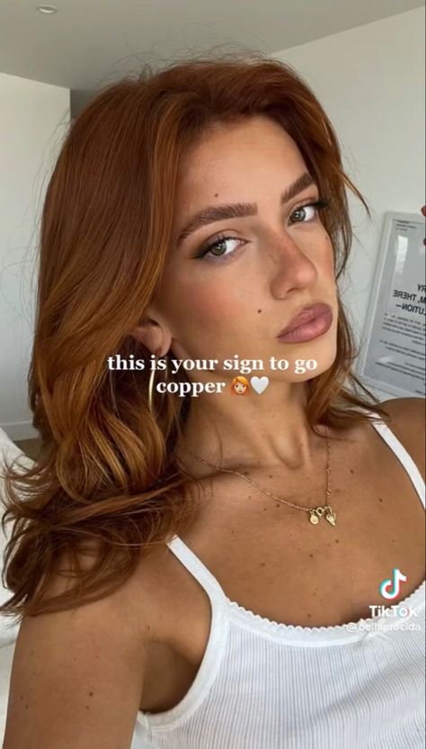 Copper Hair On Olive Skin, Copper Hair Outfit Ideas, Fox Cut Hair, Cooper Red Hair, Dirty Strawberry Blonde Hair, Orange Copper Hair, Cowgirl Copper, Copper Hair Dye, Cooper Hair