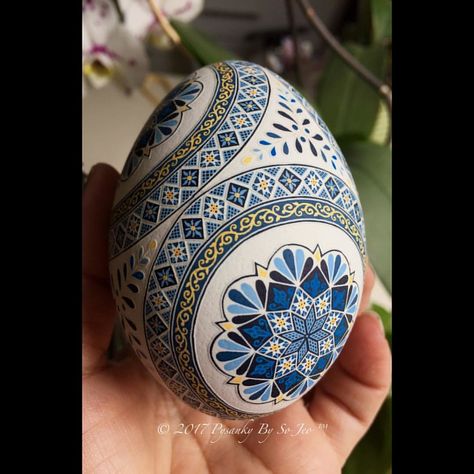 Ukrainian Crafts, Turkey Eggs, Goose Eggs, Pysanky Egg, Easter Egg Art, Pysanky Eggs, Ukrainian Easter Eggs, Easter Egg Dye, Easter Egg Designs