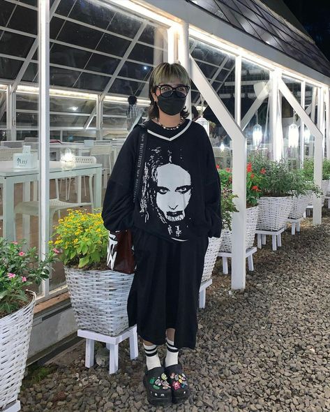 Crocs Outfit Dress, Goth Crocs Outfit, Black Platform Crocs Outfit, Korean Crocs, Black Crocs Aesthetic, Crocs Platforms Outfit, Crocs Outfit Aesthetic, Platform Crocs Outfits, Black Crocs Outfit