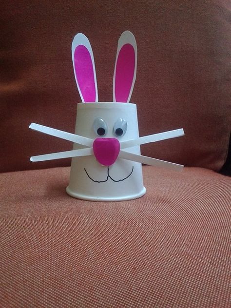 Paper cup bunny Cup Crafts For Kids, Paper Cup Crafts, Elsa Coloring Pages, Elephant Crafts, Construction Paper Crafts, Art Projects For Adults, Homemade Art, Basket Crafts, Teaching Toddlers