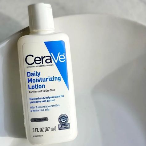 Cerave Daily Moisturizing Lotion, Lemonade Smoothie, Cerave Moisturizing Lotion, Cerave Skincare, Daily Moisturizing Lotion, Facial Lotion, Oil Free Moisturizers, Moisturizing Lotion, Love Free