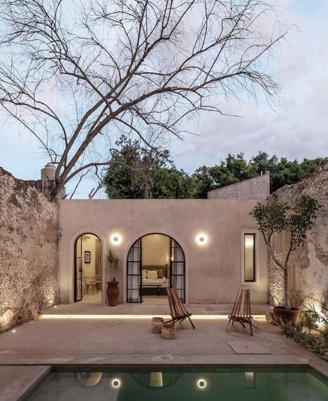 Houses In Mexico, Merida Mexico, Masonry Wall, Colonial House, Architectural Digest, Interior Design Studio, Historic Buildings, Puglia, Interior And Exterior