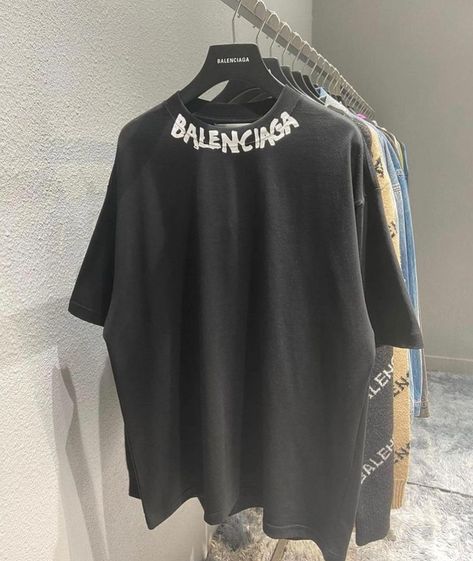 Balenciaga Tshirt Men, Balenciaga Tshirt, Balenciaga Shirt, Tshirt Men, Brand Shirts, Ladies Tops, Tops Fashion, Tshirt Outfits, Branded Shirts